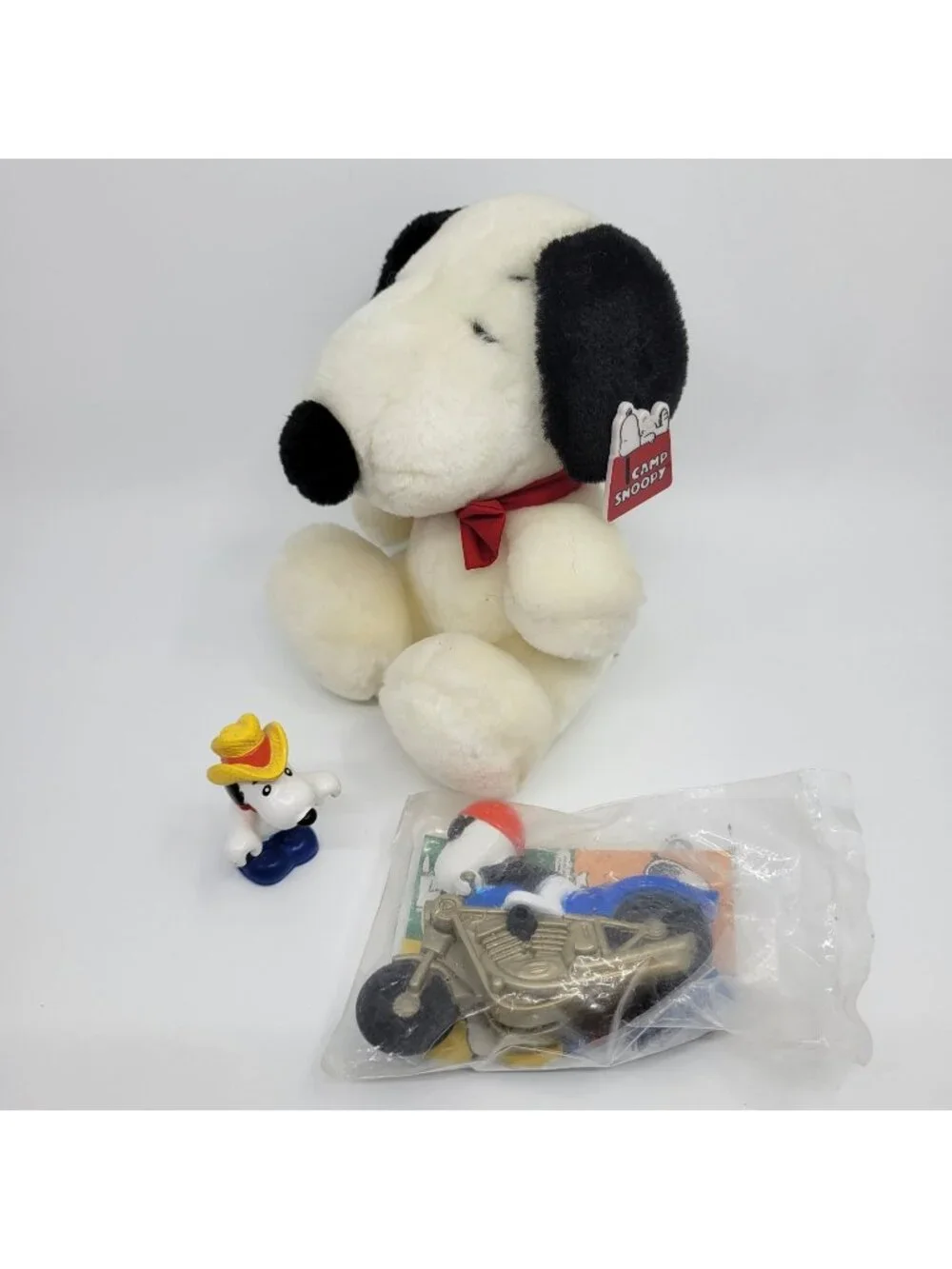 Peanuts SNOOPY Lot of Plush & Vintage Collectible Figures Mixed Lot Camp Snoopy